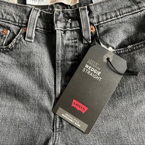 levi’s wedgie jeans